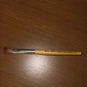 Kiss 100% Sable Flat Short Brush #4